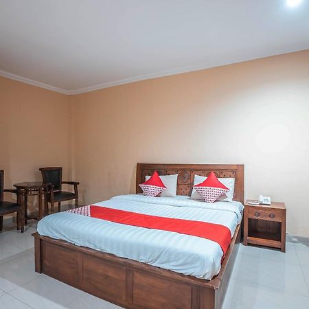 Super Oyo 686 Bunga Karang Hotel Bekasi Exterior foto