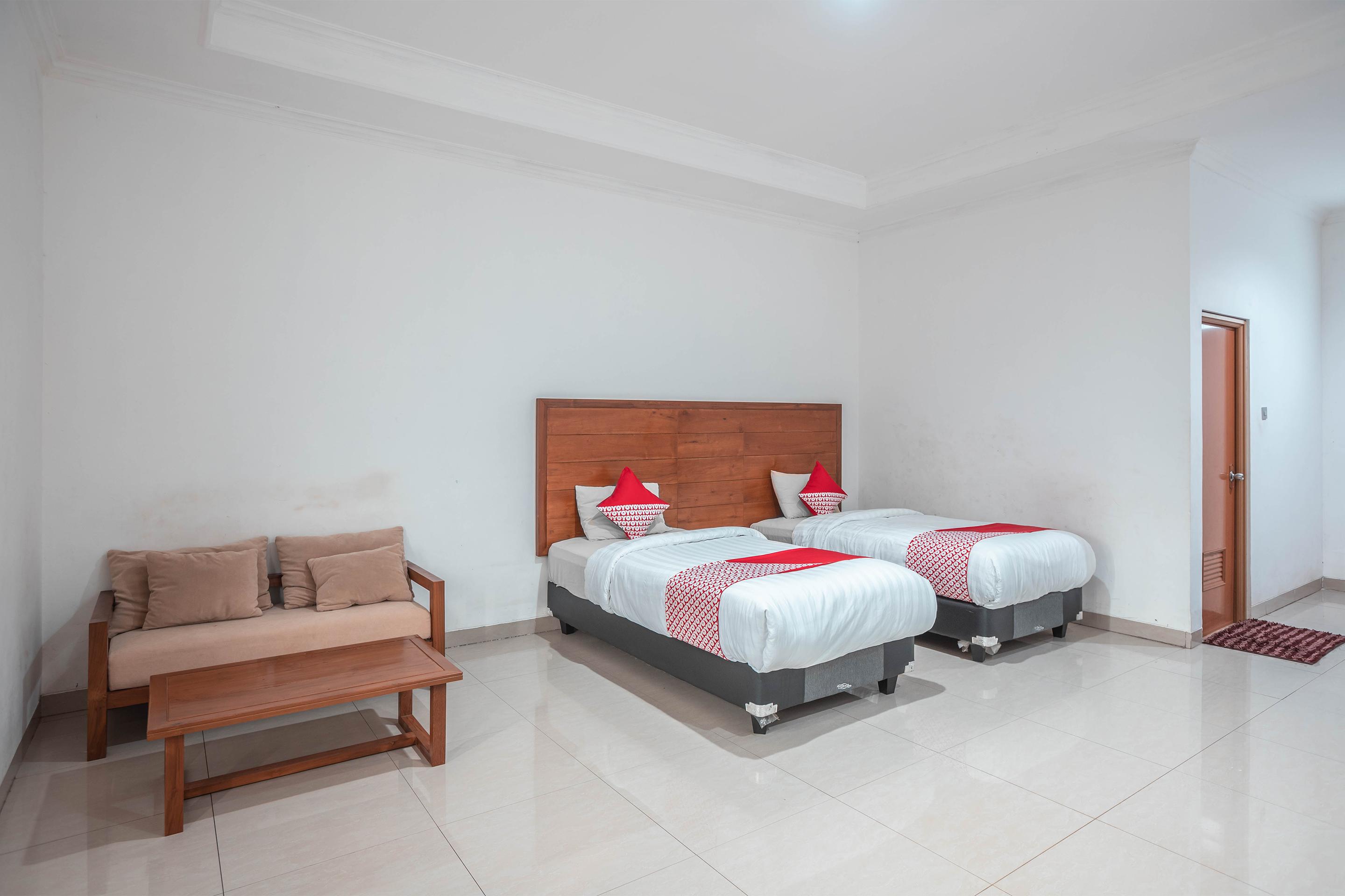 Super Oyo 686 Bunga Karang Hotel Bekasi Exterior foto