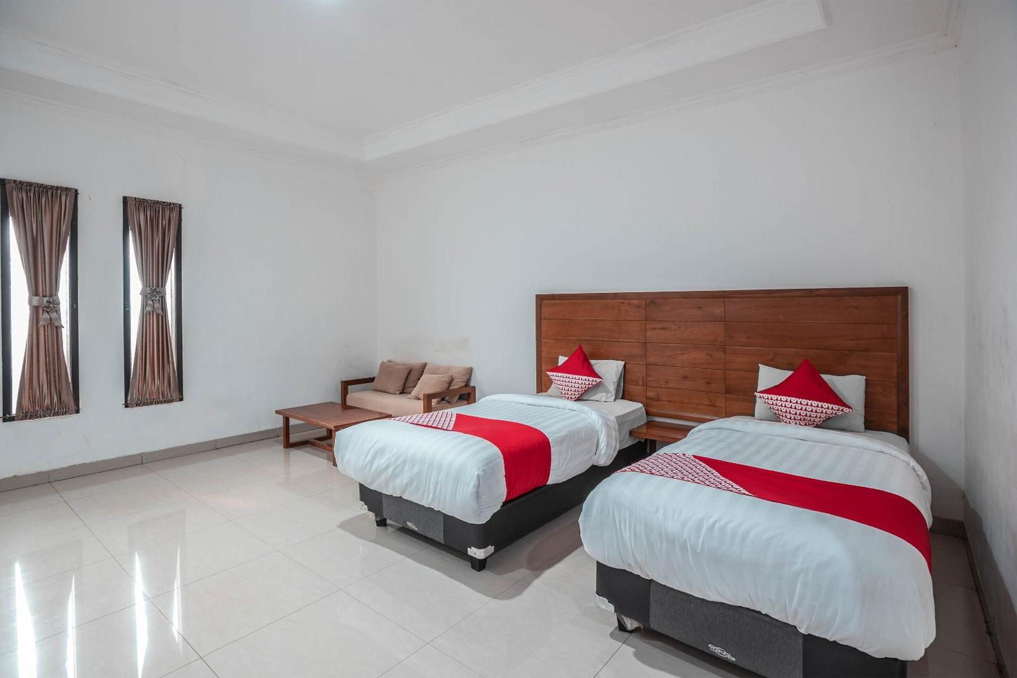 Super Oyo 686 Bunga Karang Hotel Bekasi Exterior foto