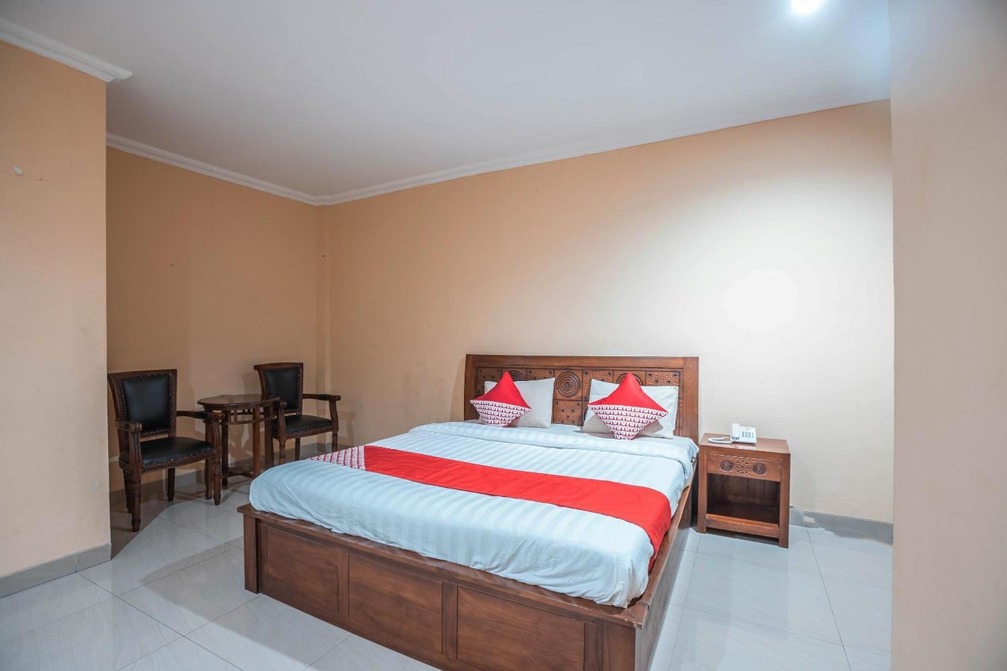 Super Oyo 686 Bunga Karang Hotel Bekasi Exterior foto
