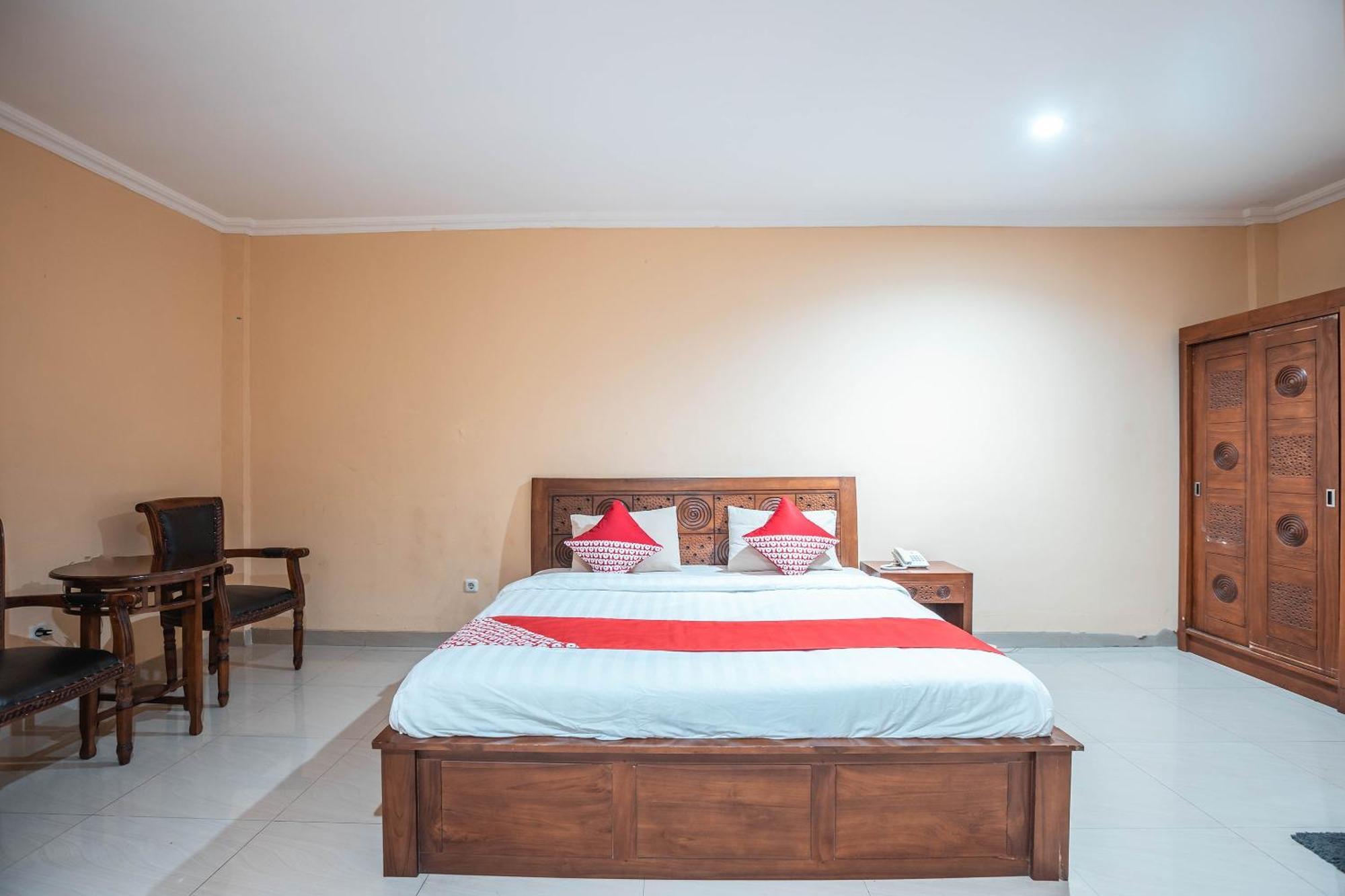 Super Oyo 686 Bunga Karang Hotel Bekasi Exterior foto