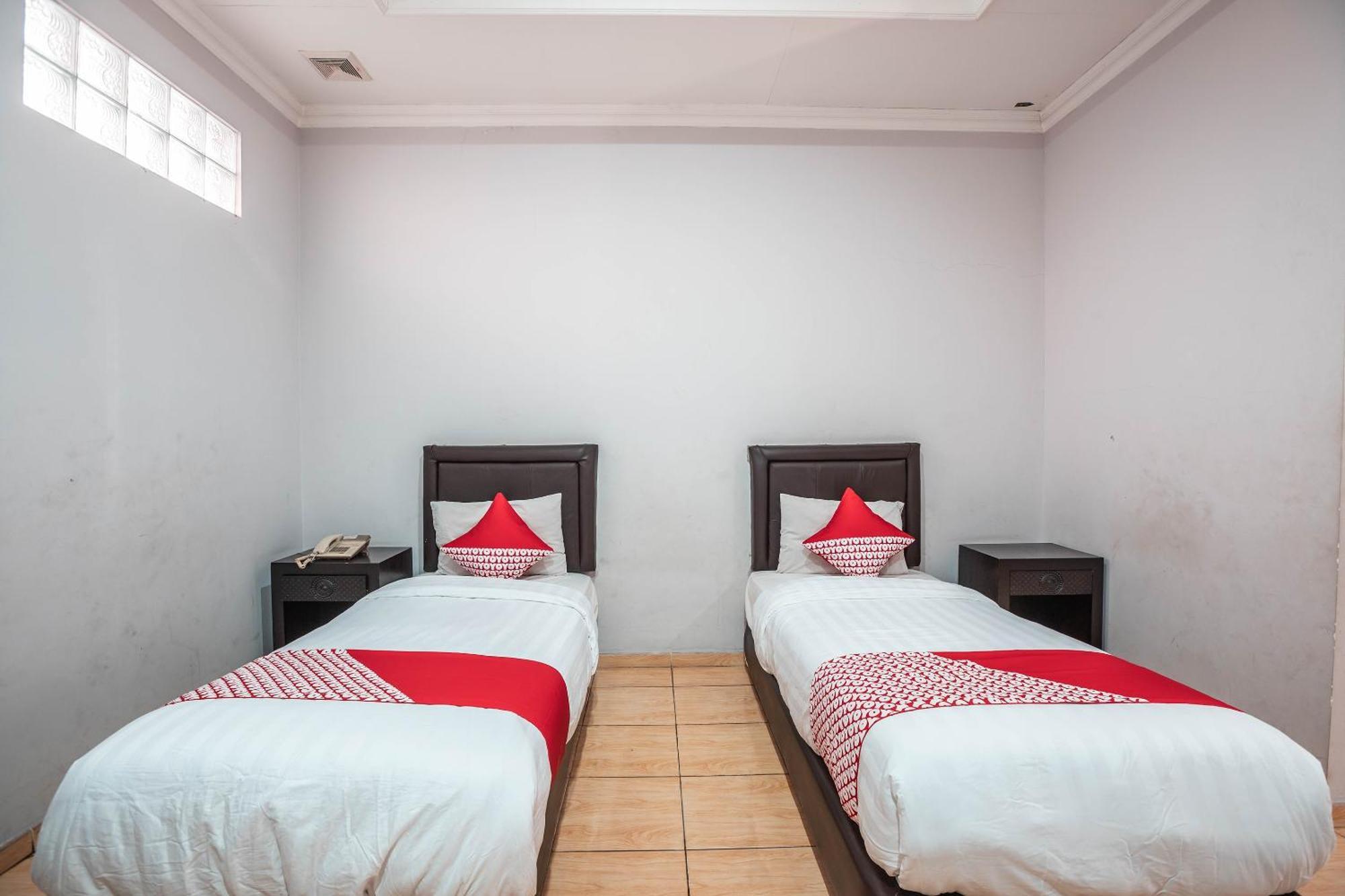 Super Oyo 686 Bunga Karang Hotel Bekasi Exterior foto