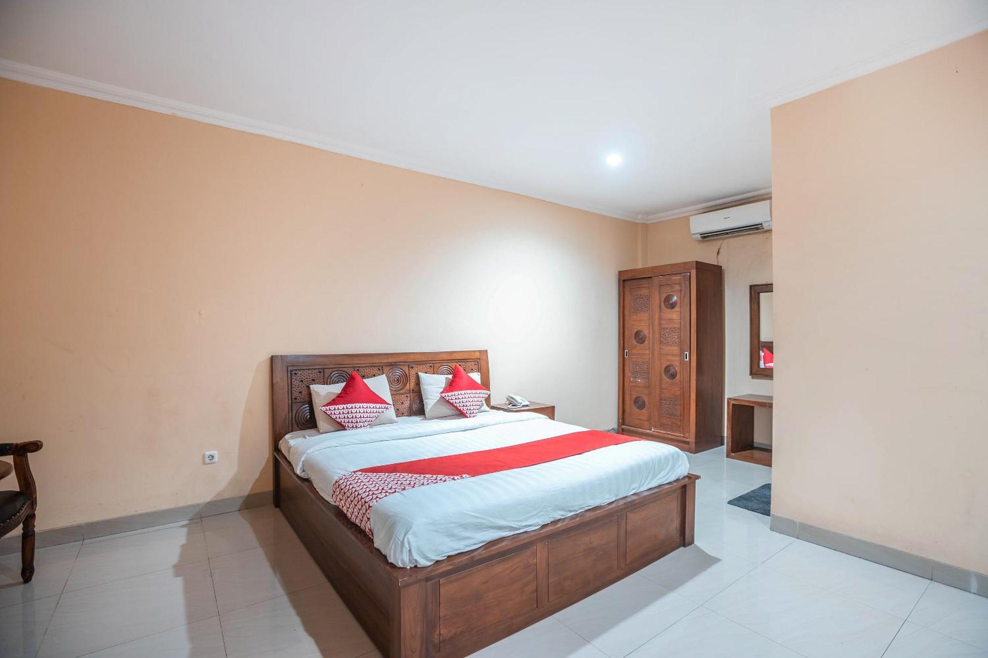 Super Oyo 686 Bunga Karang Hotel Bekasi Exterior foto