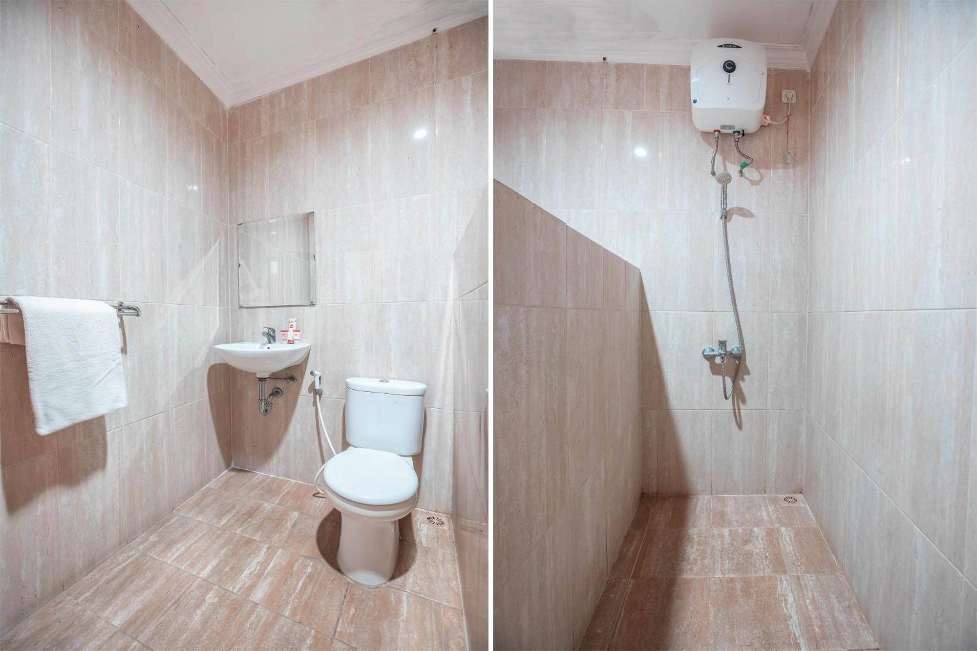 Super Oyo 686 Bunga Karang Hotel Bekasi Exterior foto